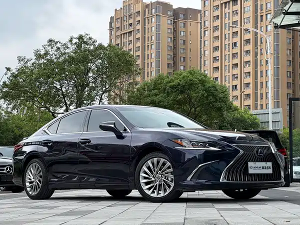 Lexus ES 2018
