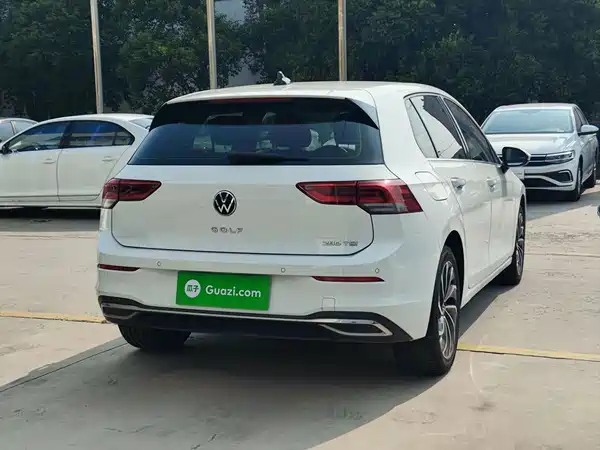 Volkswagen Golf 2024