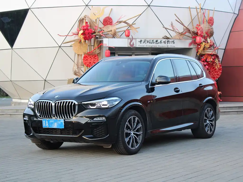 BMW X5 2021 — фото 1