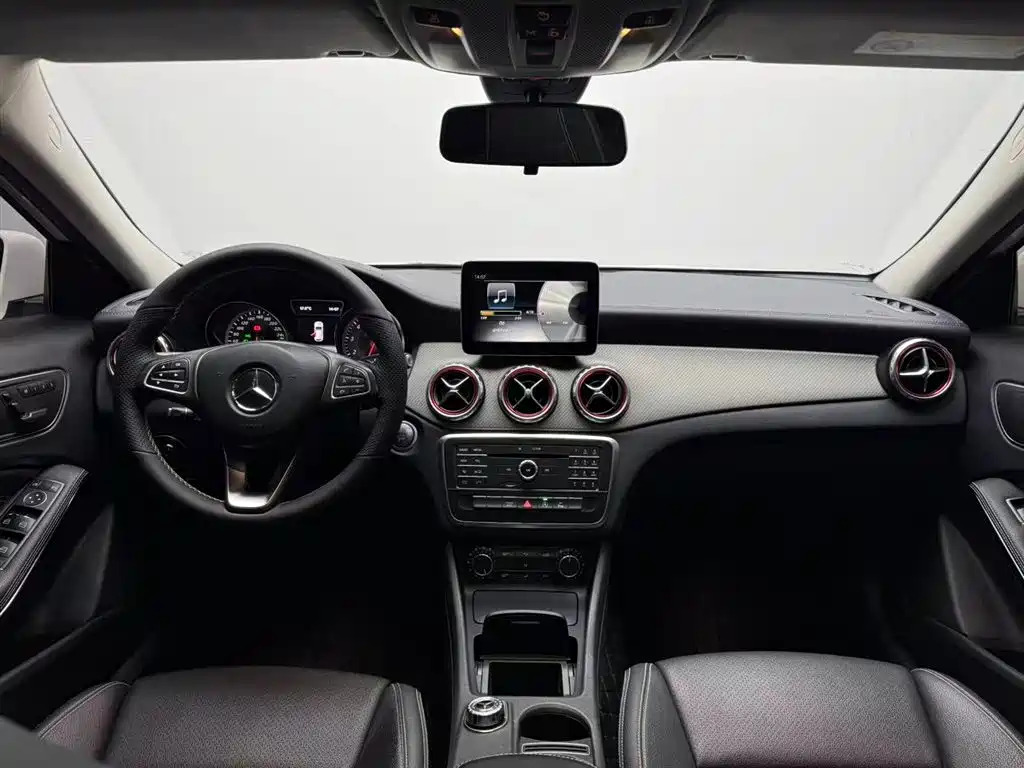 Mercedes-Benz GLA 2017 — фото 11