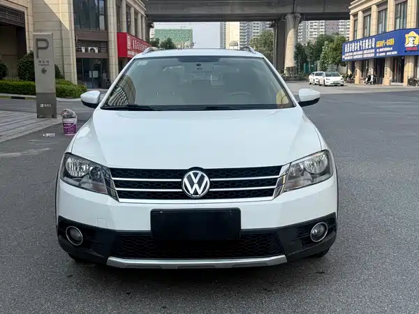 Volkswagen Cross Lavida 2014