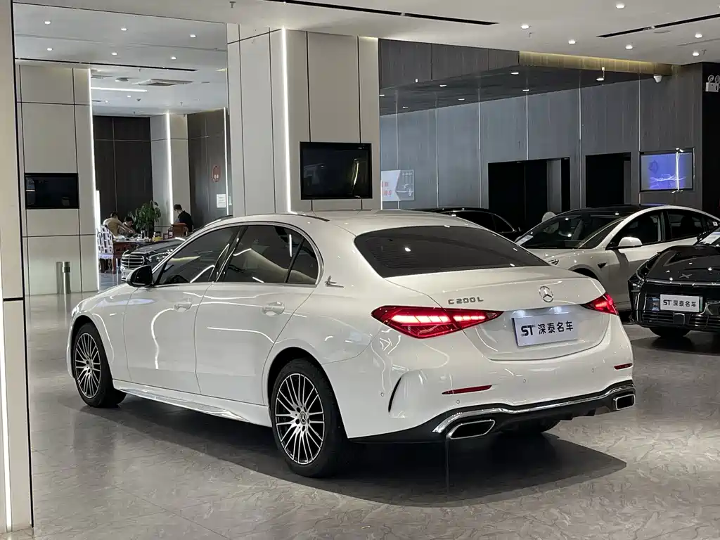 Mercedes-Benz C-Class 2023 — фото 13
