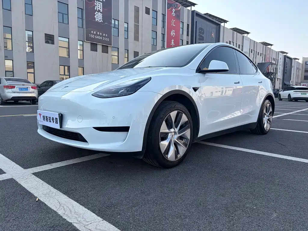 Tesla Model Y 2023 — фото 14