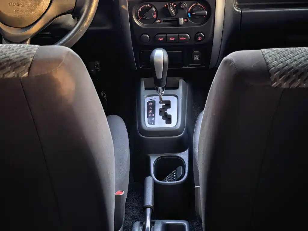 Suzuki Jimny 2018 — фото 10