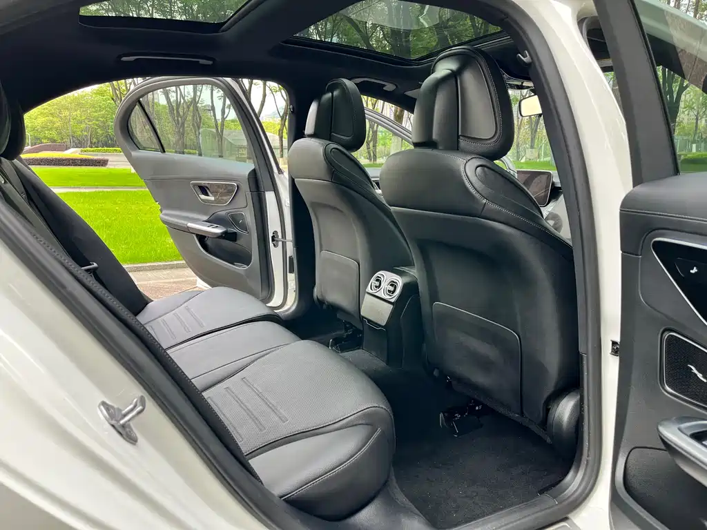 Mercedes-Benz C-Class 2022 — фото 12