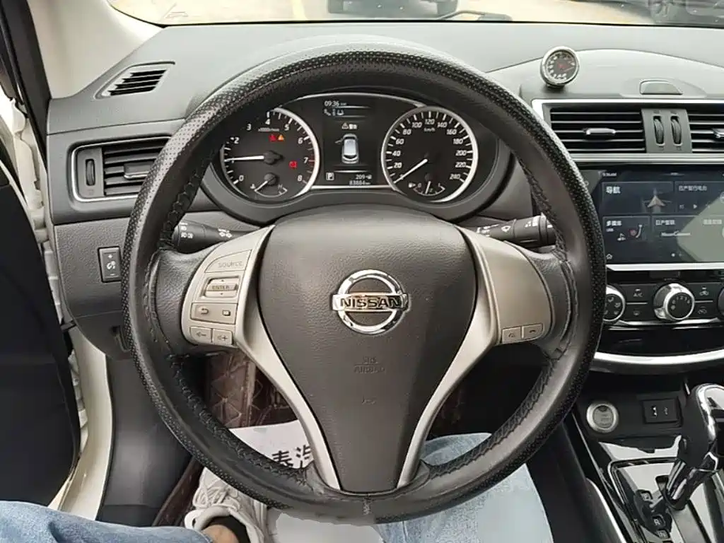 Nissan Tiida 2019 — фото 11