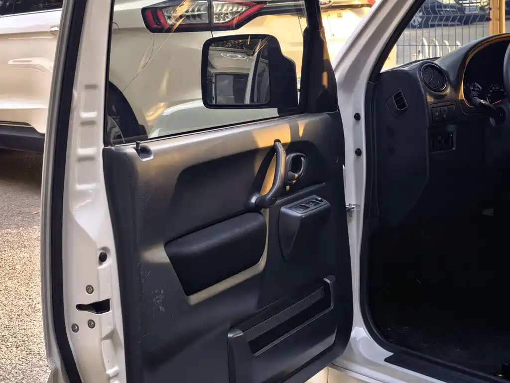 Suzuki Jimny 2018 — фото 19