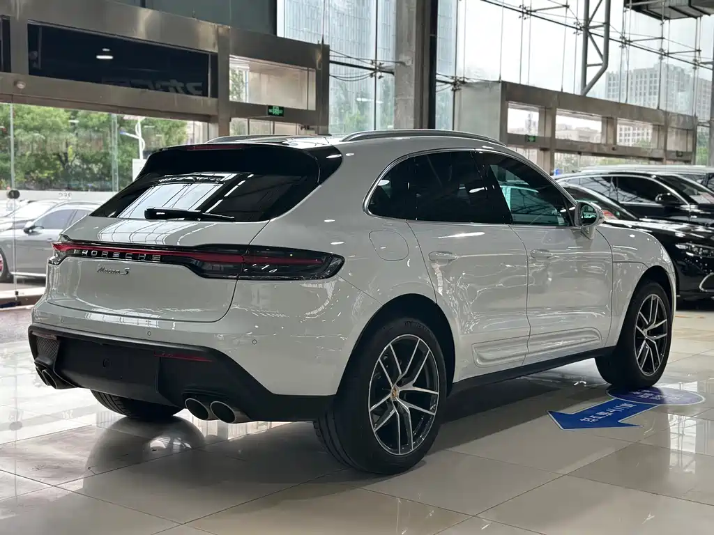 Porsche Macan 2023 — фото 4