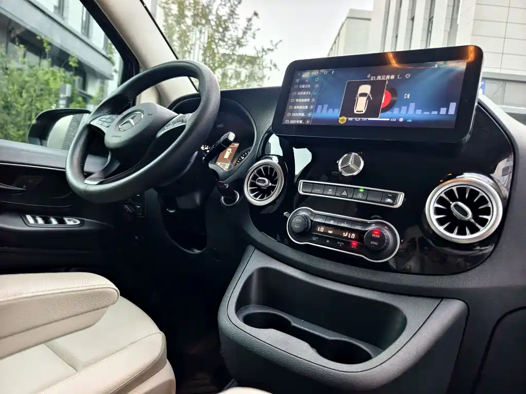 Mercedes-Benz Vito 2022 — фото 14