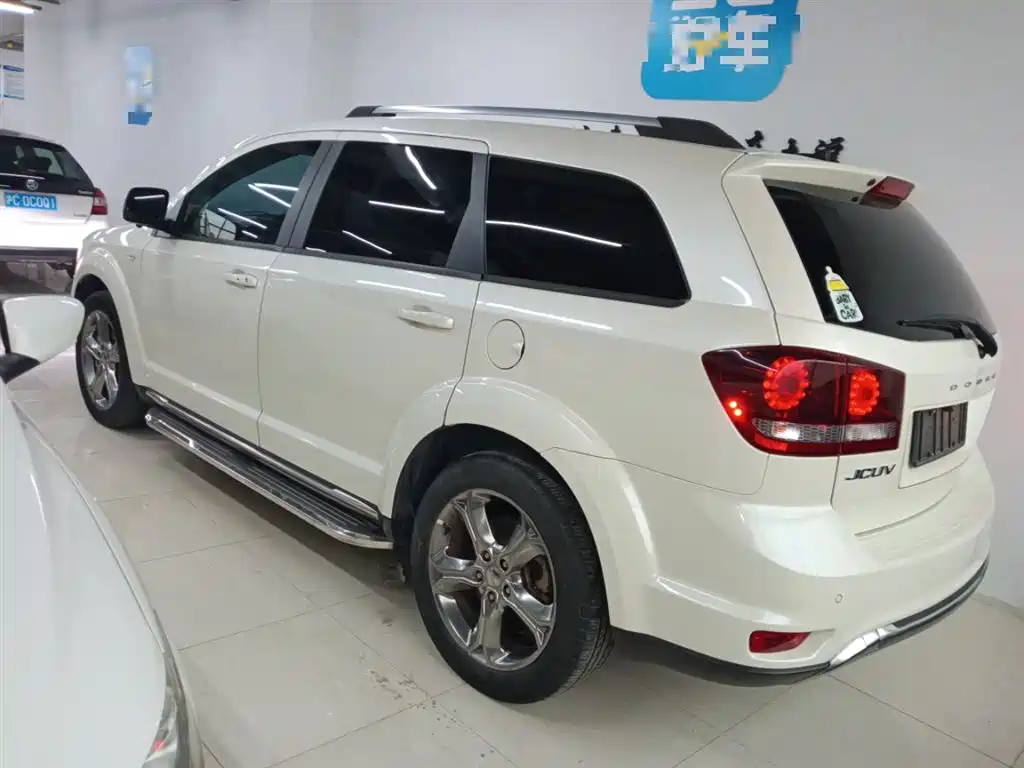 Dodge Journey 2017 — фото 5
