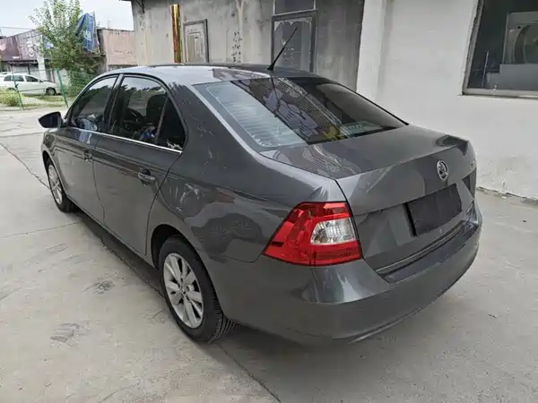 Skoda Rapid 2015