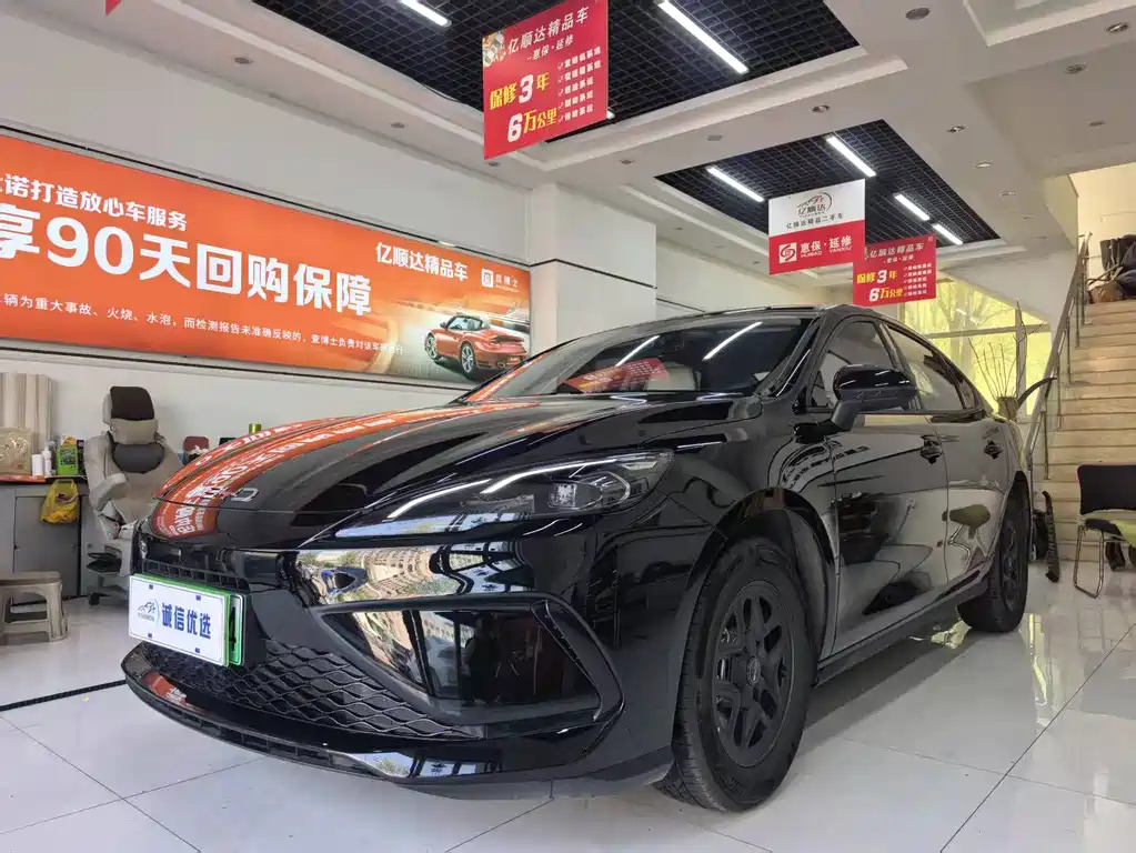 BYD Seal 05 DM-i 2025 — фото 1