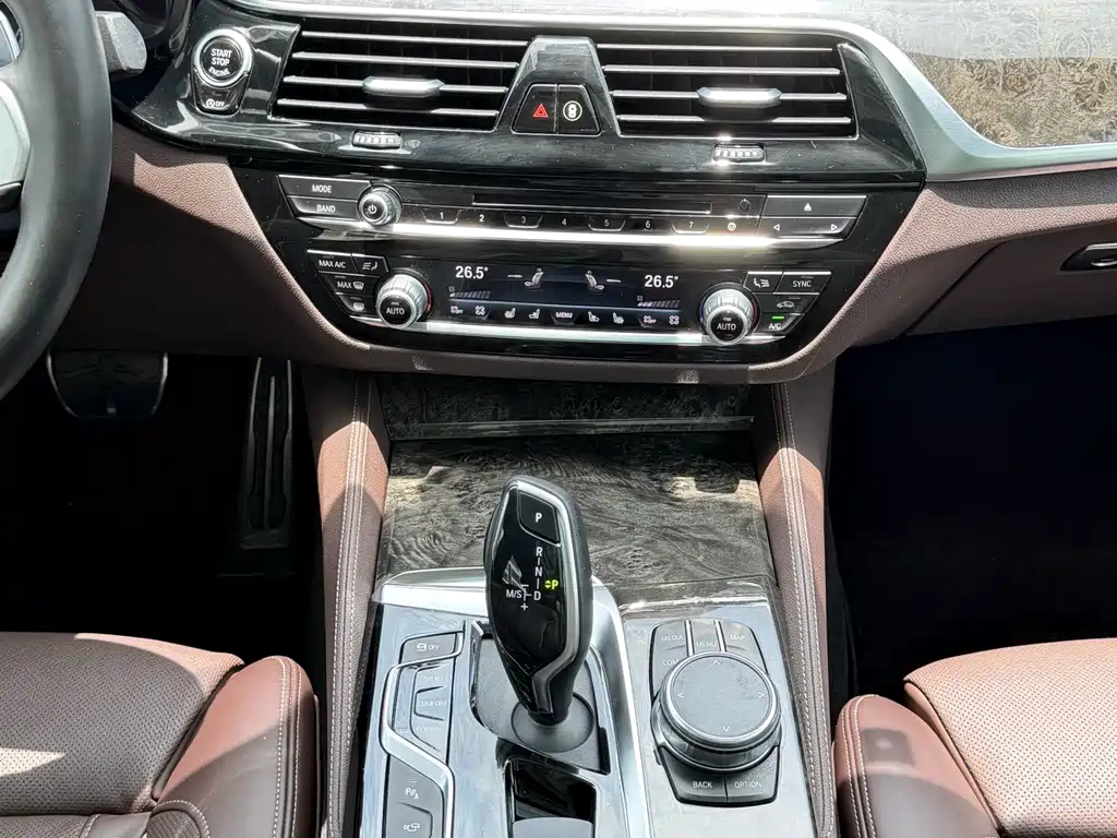 BMW 6 Series GT 2019 — фото 15