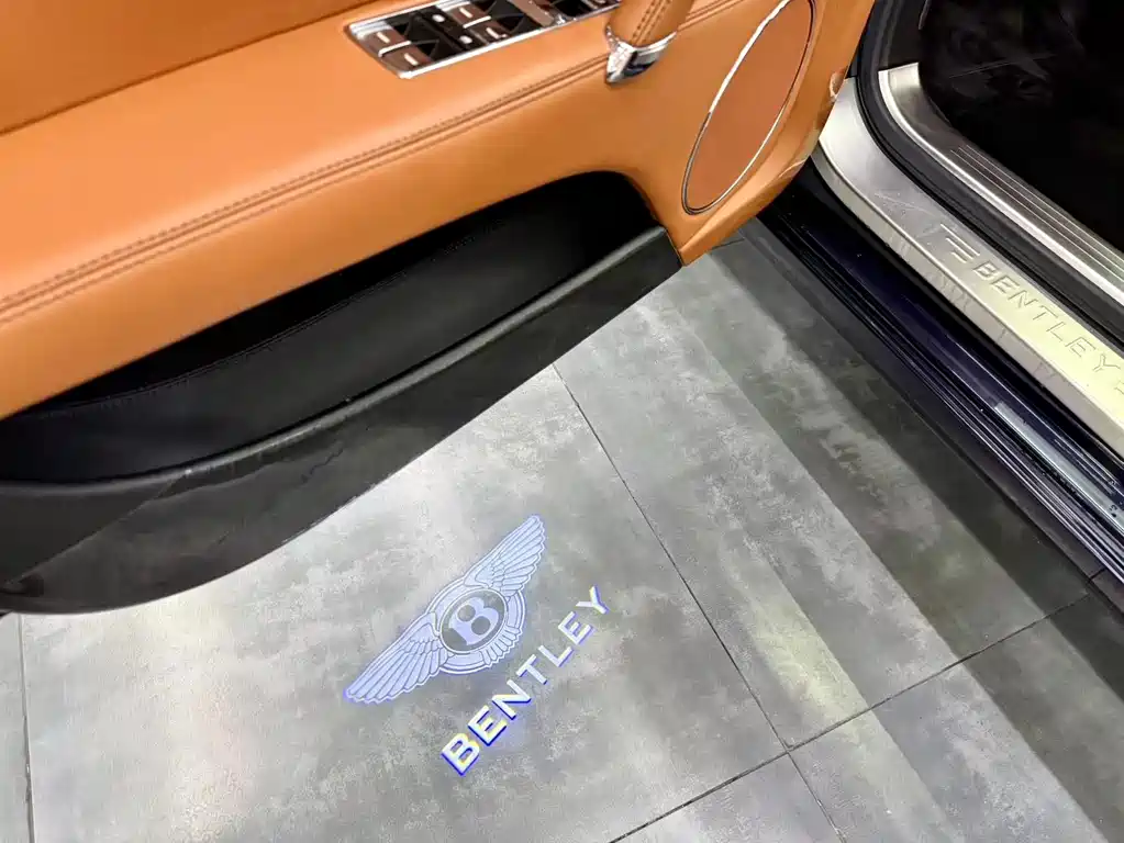 Bentley Flying Spur 2016 — фото 14
