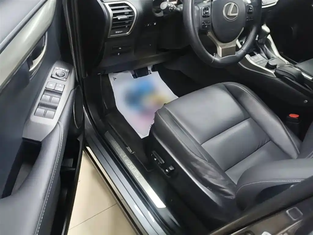 Lexus NX 2015 — фото 16