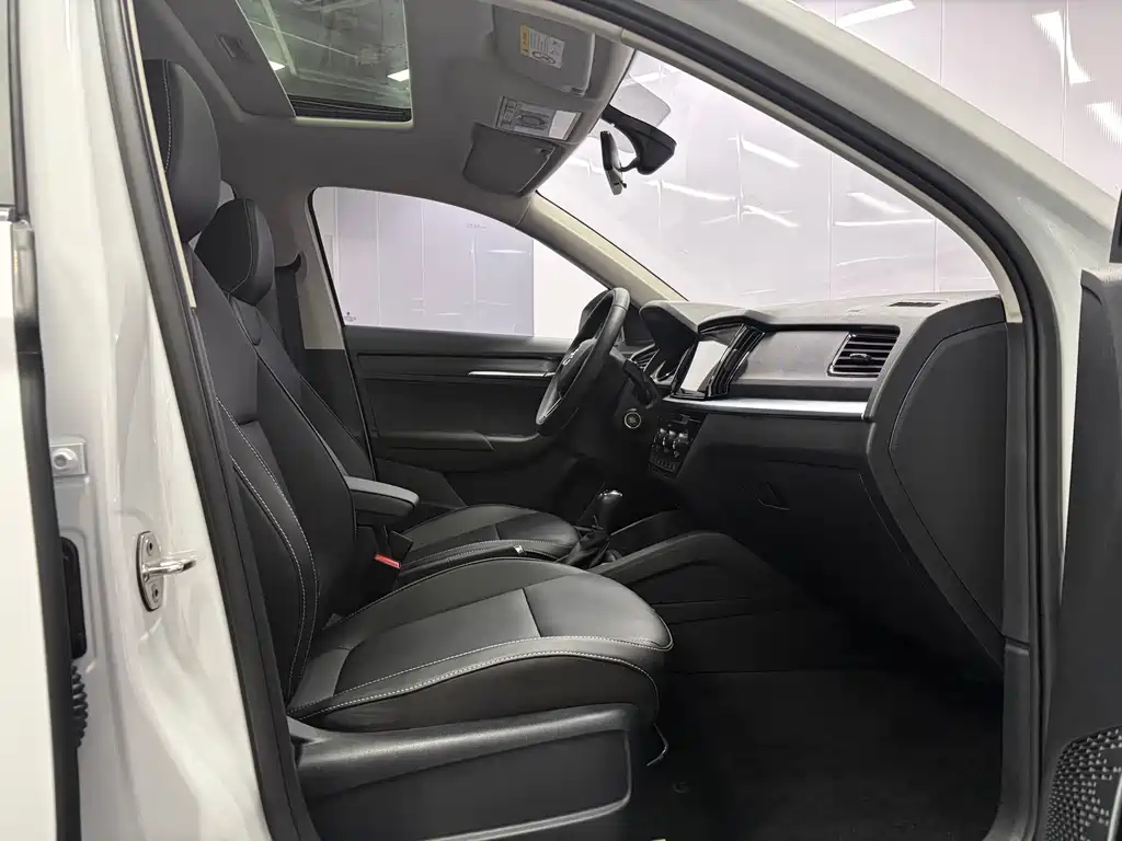 Skoda Kamiq 2023 — фото 14