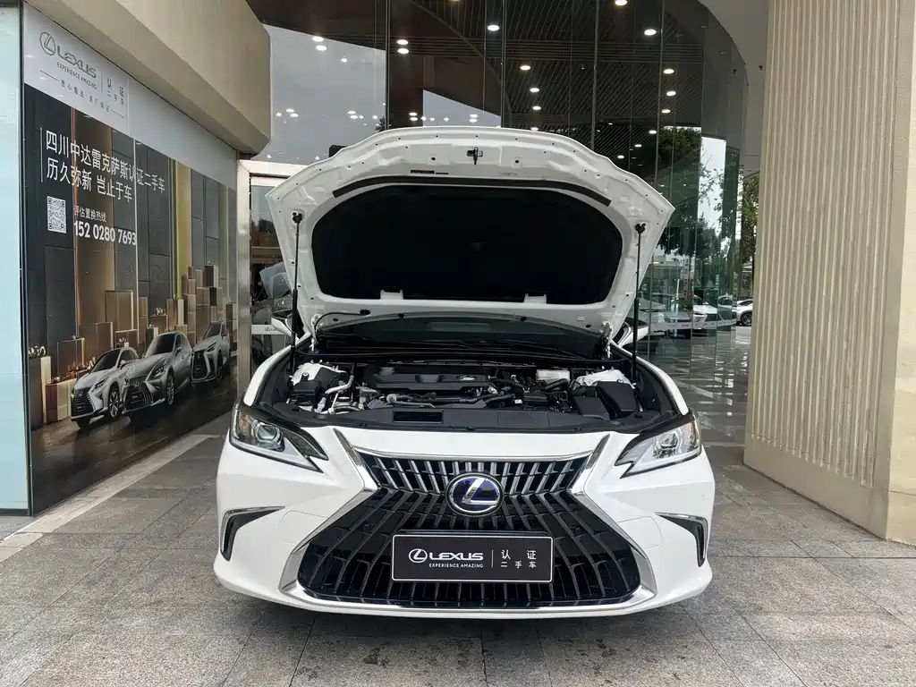Lexus ES 2021