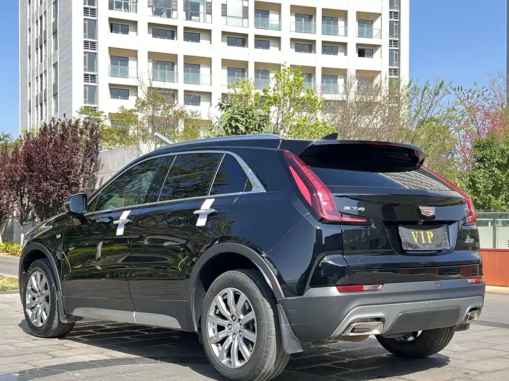 Cadillac XT4 2023 — фото 4