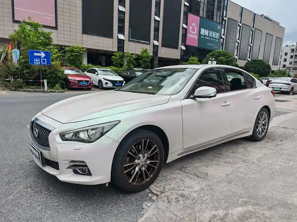 Infiniti Q50L 2017