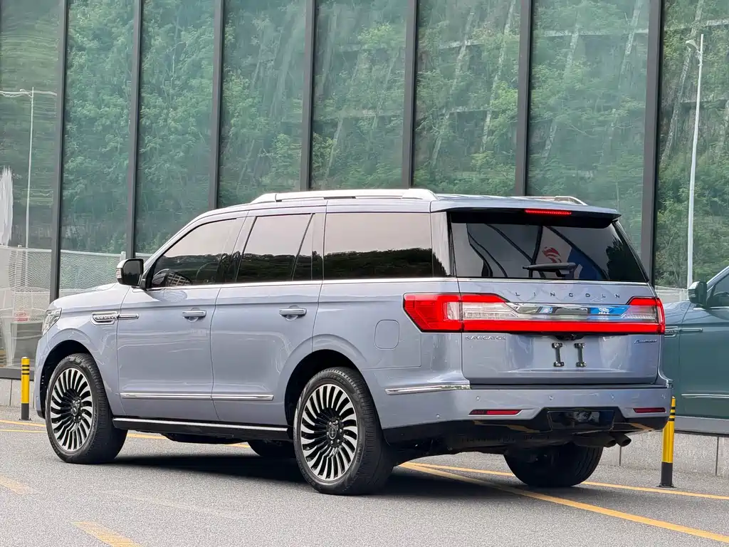 Lincoln Navigator 2021 — фото 7