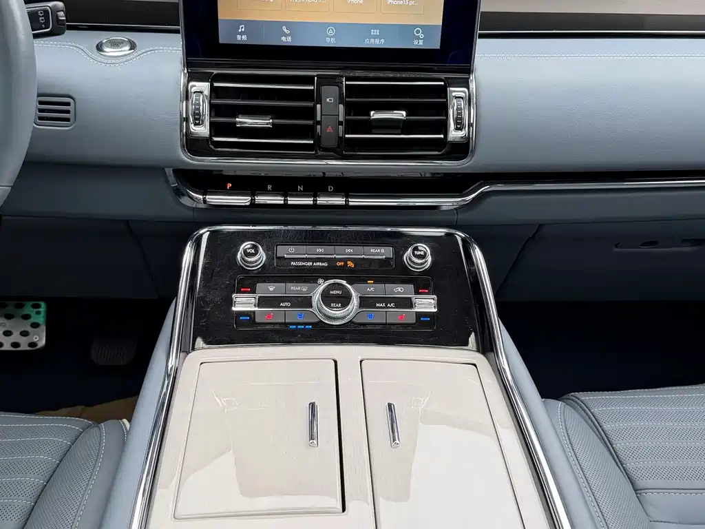 Lincoln Navigator 2021 — фото 17