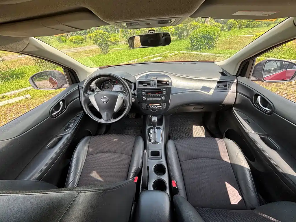 Nissan Tiida 2015 — фото 15