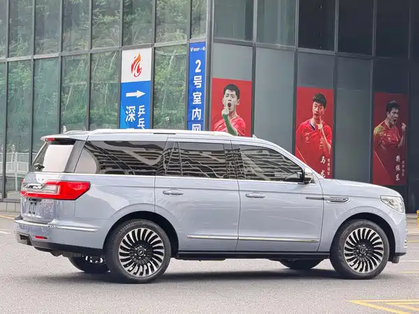 Lincoln Navigator 2021