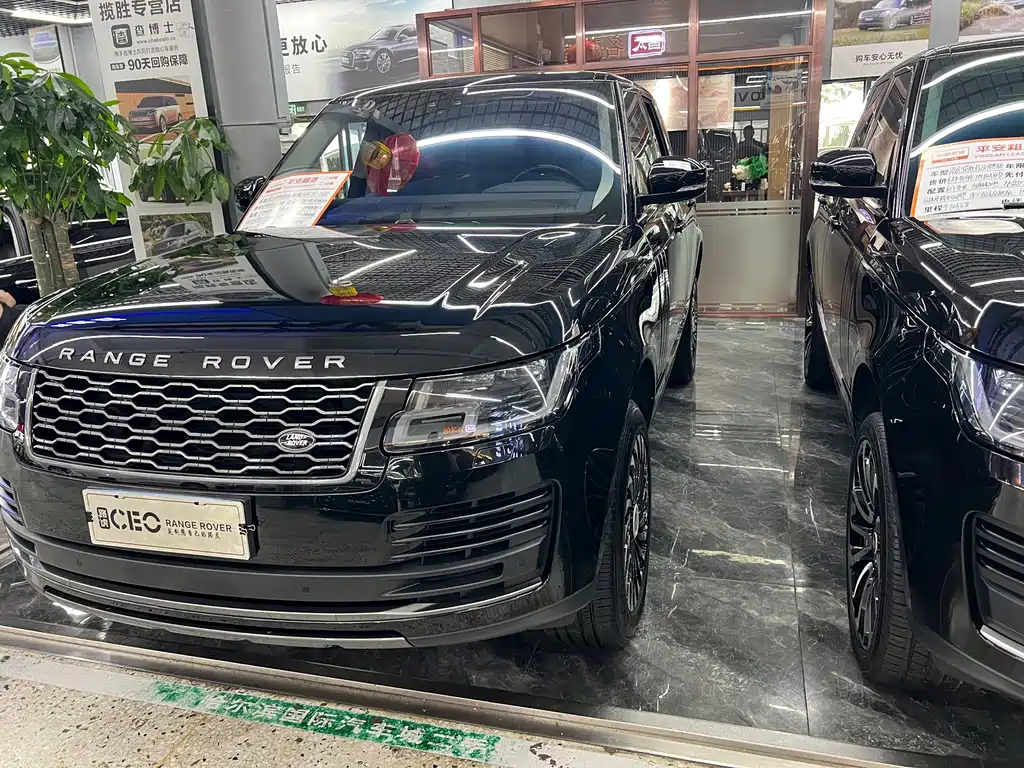 Land Rover Range Rover 2018 — фото 1