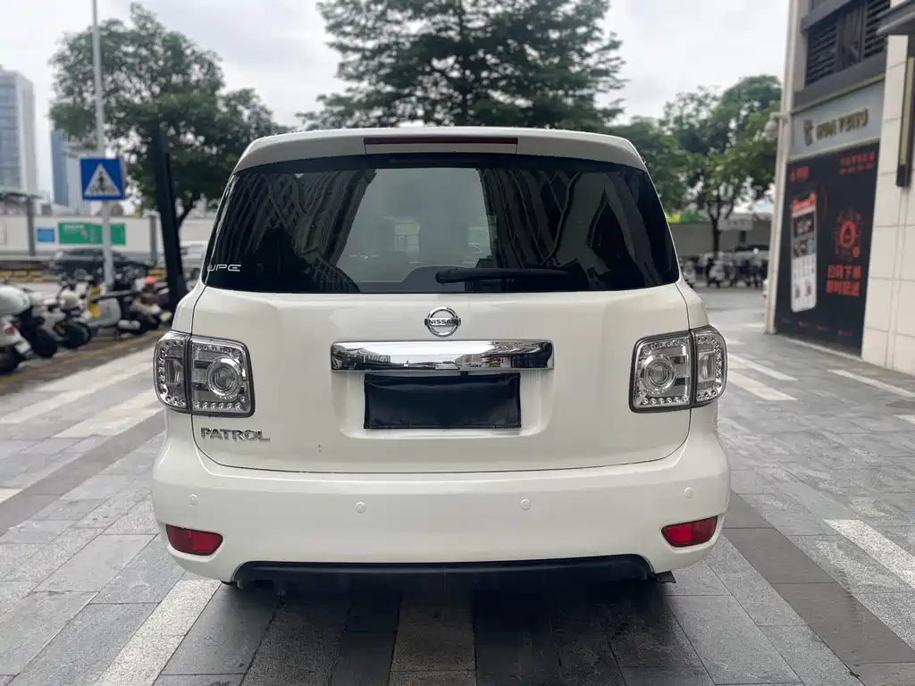 Nissan Patrol 2018 — фото 17