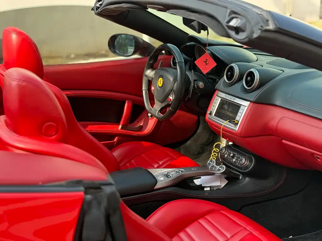 Ferrari California T 2011 — фото 17