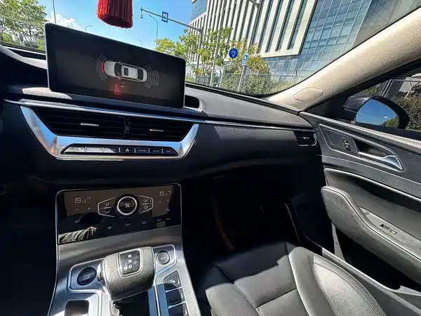 Hongqi H5 2022