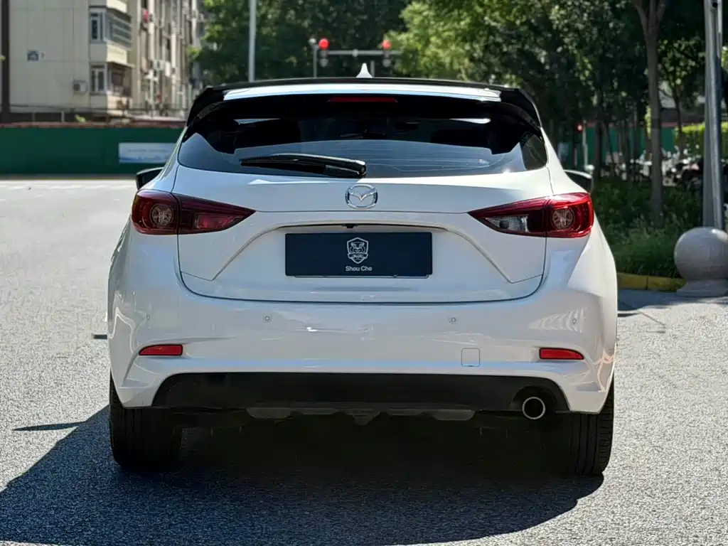 Mazda 3 Axela 2017 — фото 5