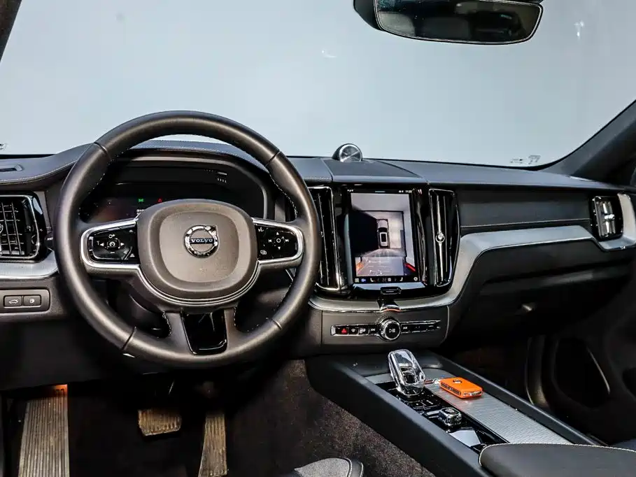 Volvo XC60 Plug-In Hybrid 2024 — фото 22