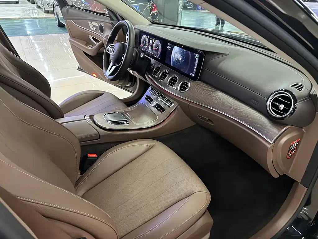 Mercedes-Benz E-Class 2020 — фото 10