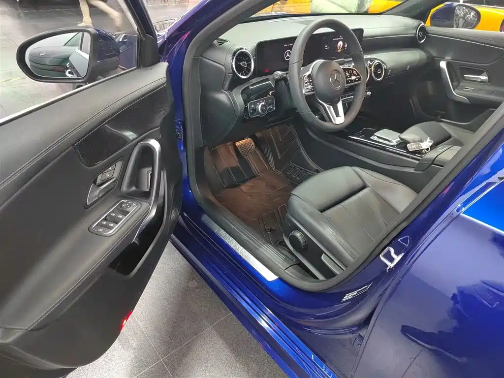 Mercedes-Benz A-Class 2021 — фото 13