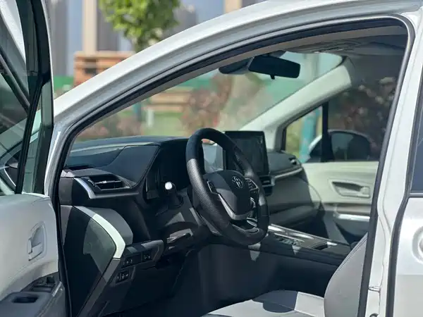 Toyota Sienna 2024