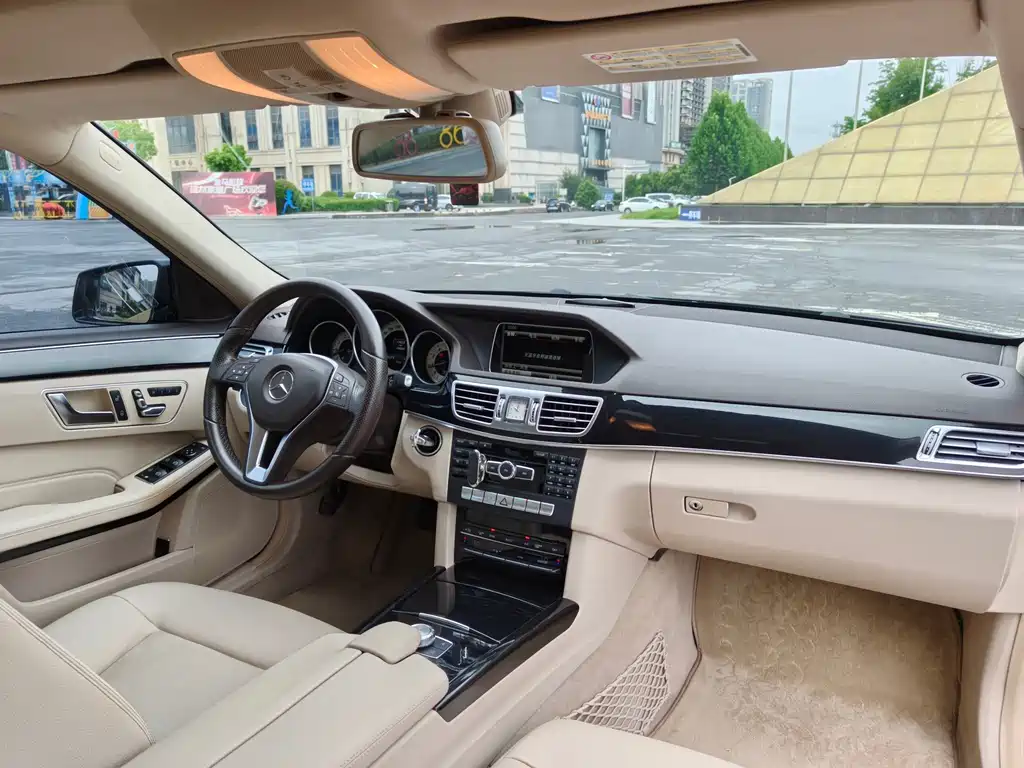 Mercedes-Benz E-Class 2013 — фото 17