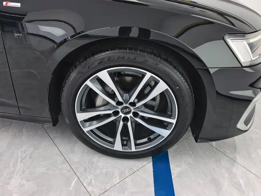 Audi A6L 2023