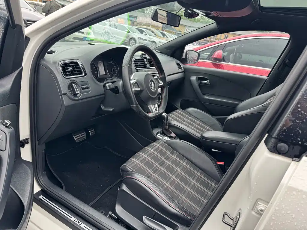 Volkswagen Polo 2015