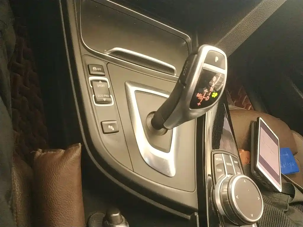 BMW 3 Series 2019 — фото 14