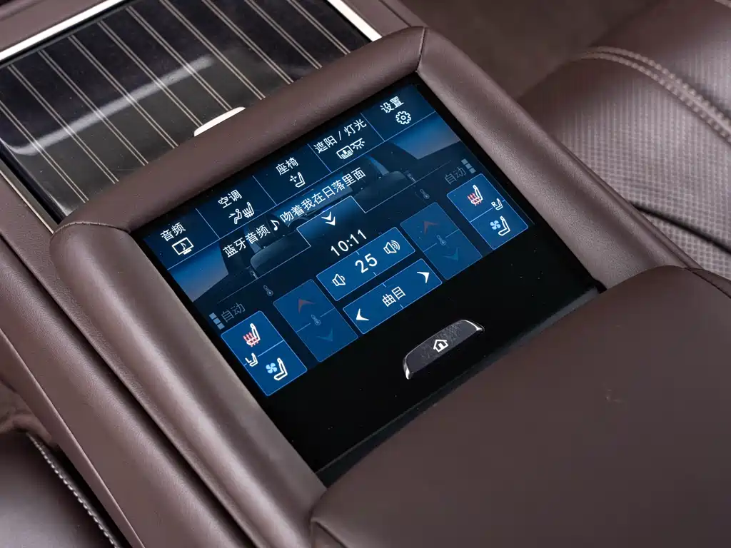 Lexus LS 2018 — фото 16