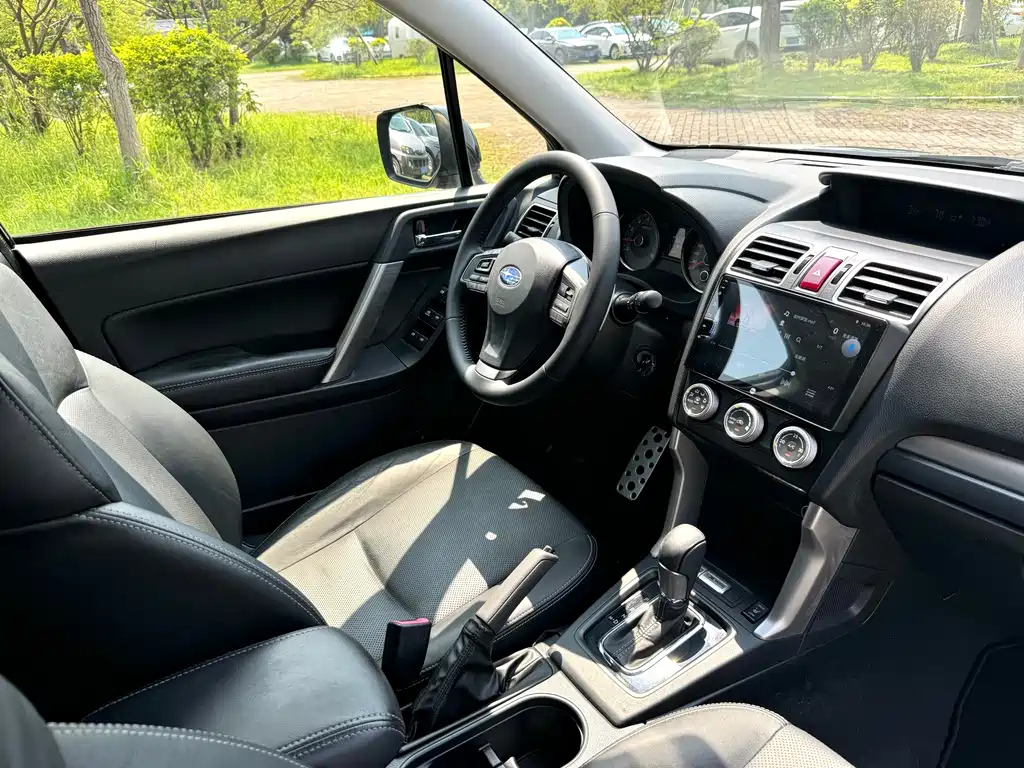 Subaru Forester 2016 — фото 10