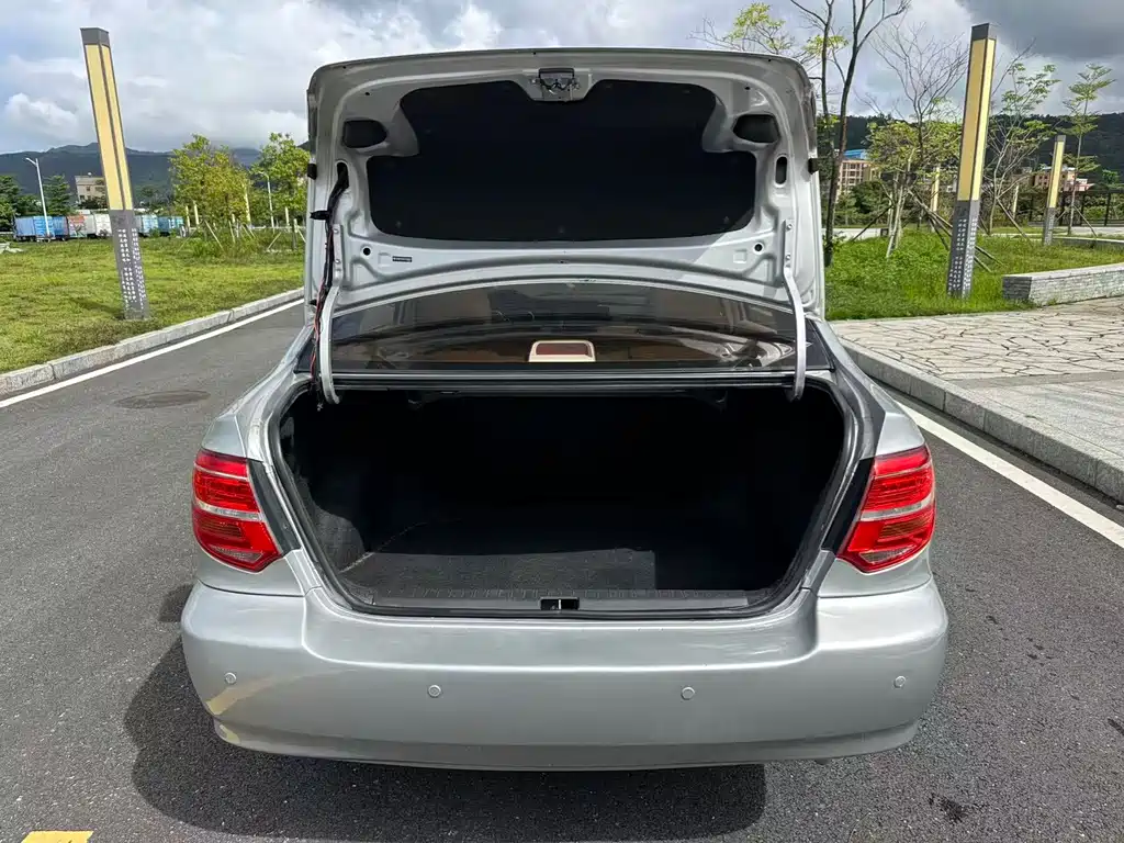 Toyota Corolla 2015 — фото 16