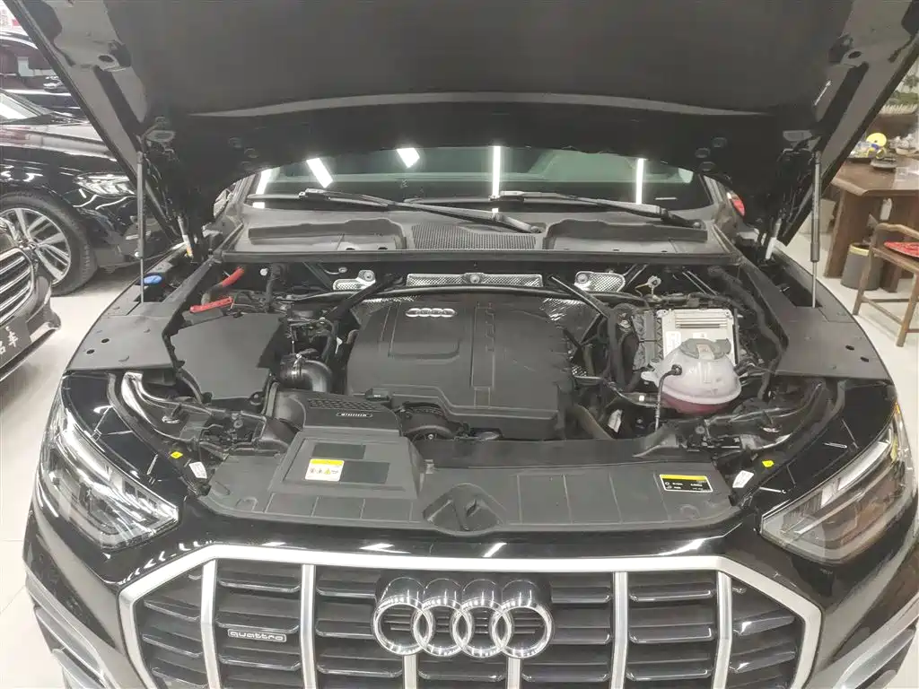 Audi Q5L 2023 — фото 20
