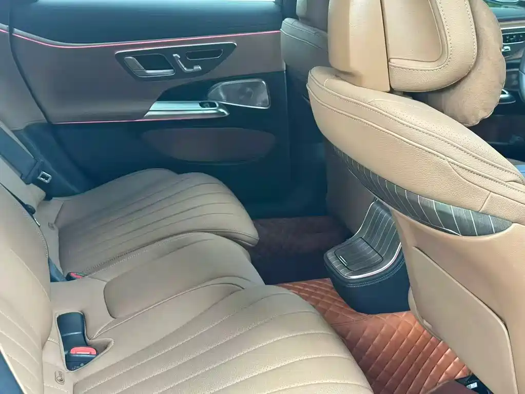 Mercedes-Benz E-Class 2024