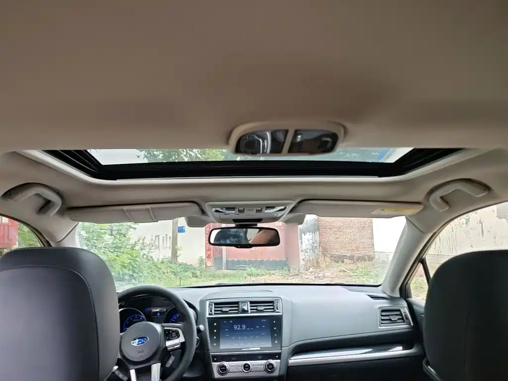 Subaru Outback 2017 — фото 18