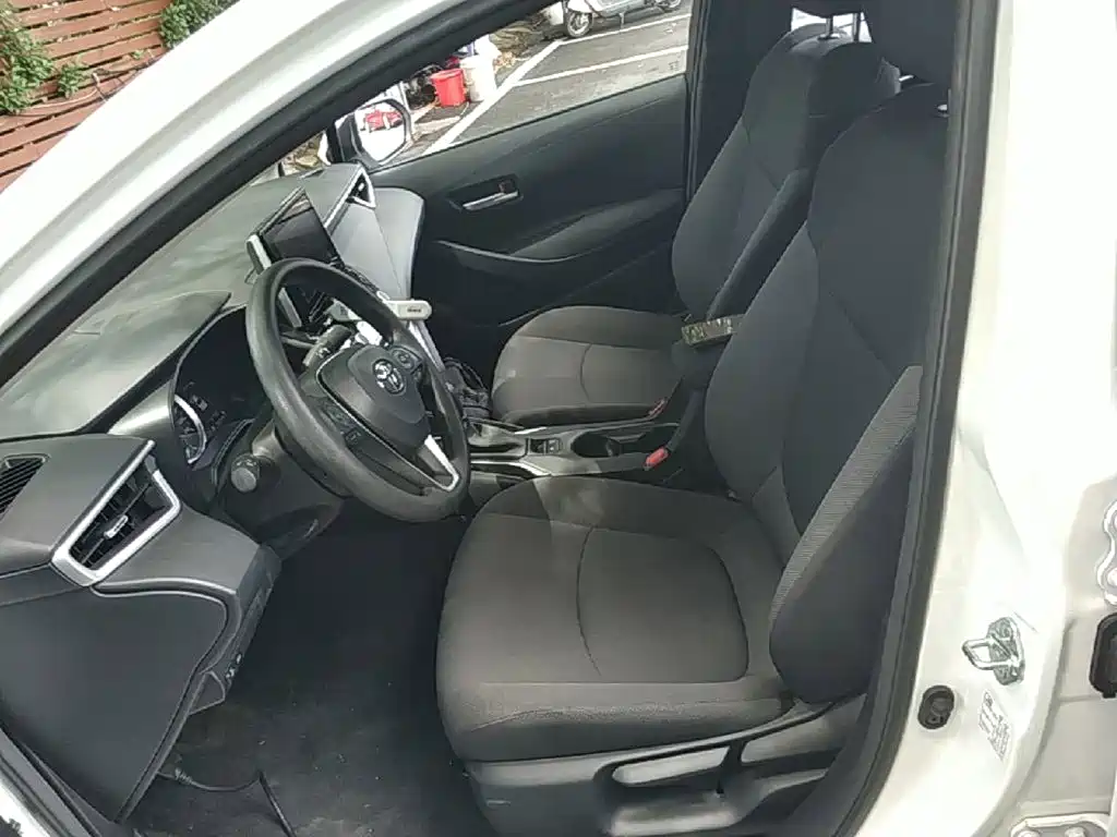Toyota Corolla 2023 — фото 15