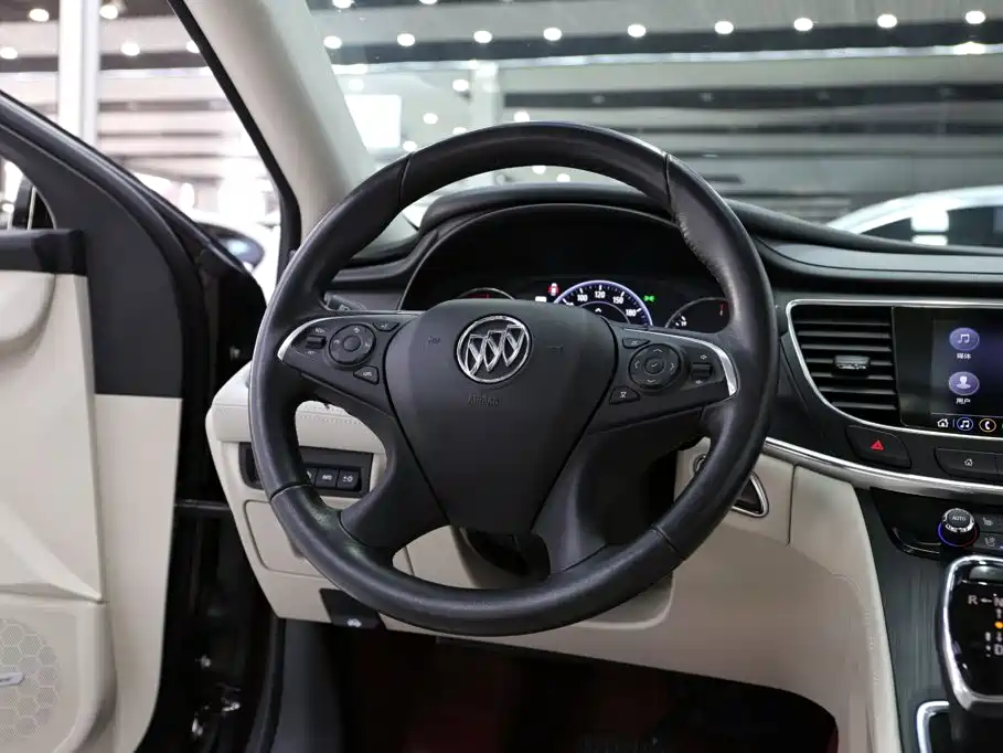 Buick LaCrosse 2020 — фото 11