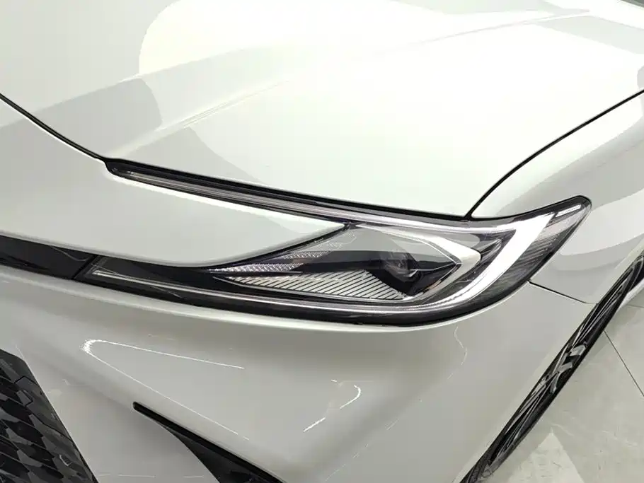 Toyota Camry 2025 — фото 5