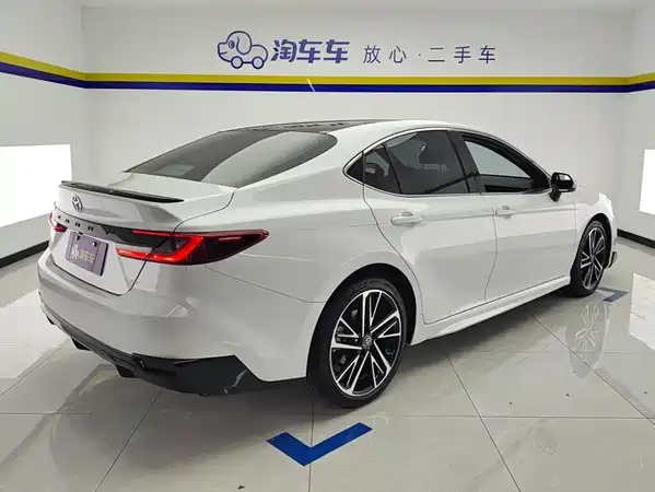 Toyota Camry 2025